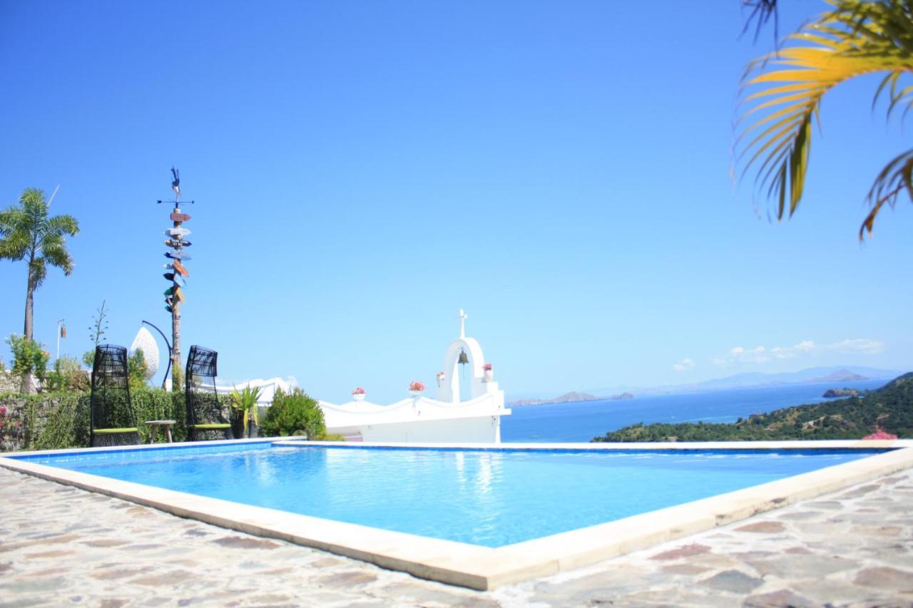 La Cecile & Cafe Komodo 3*